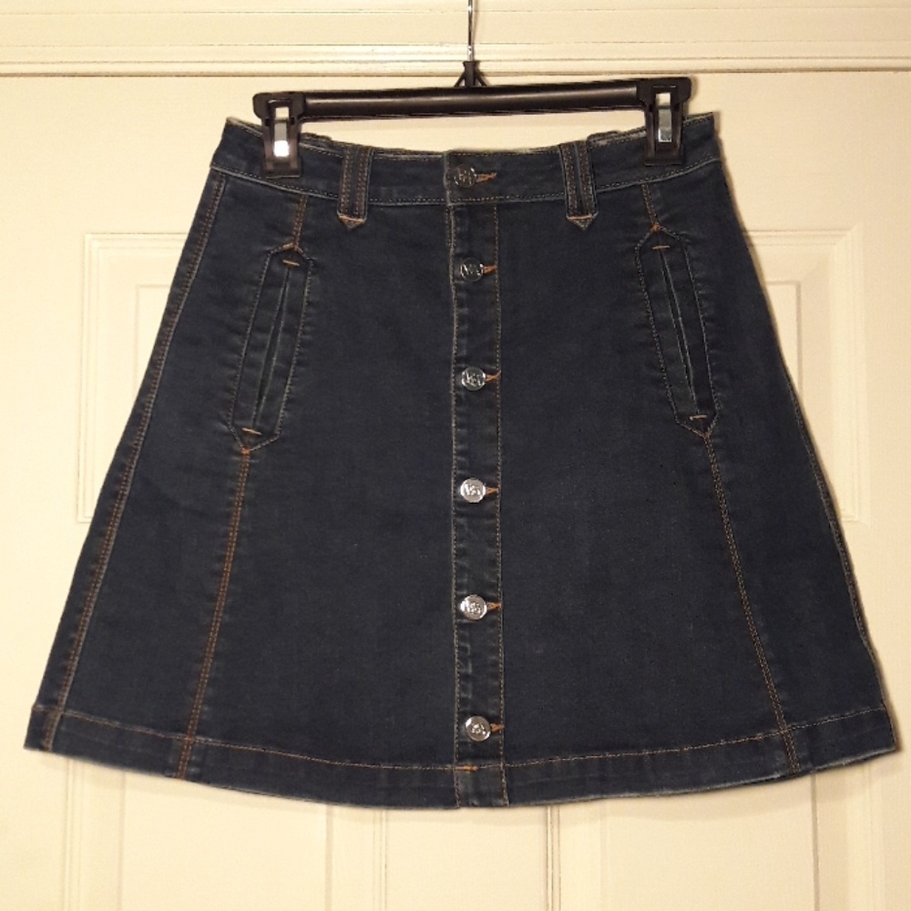 Bebe Dark Wash Denim Jean Mini Skirt, Size 6